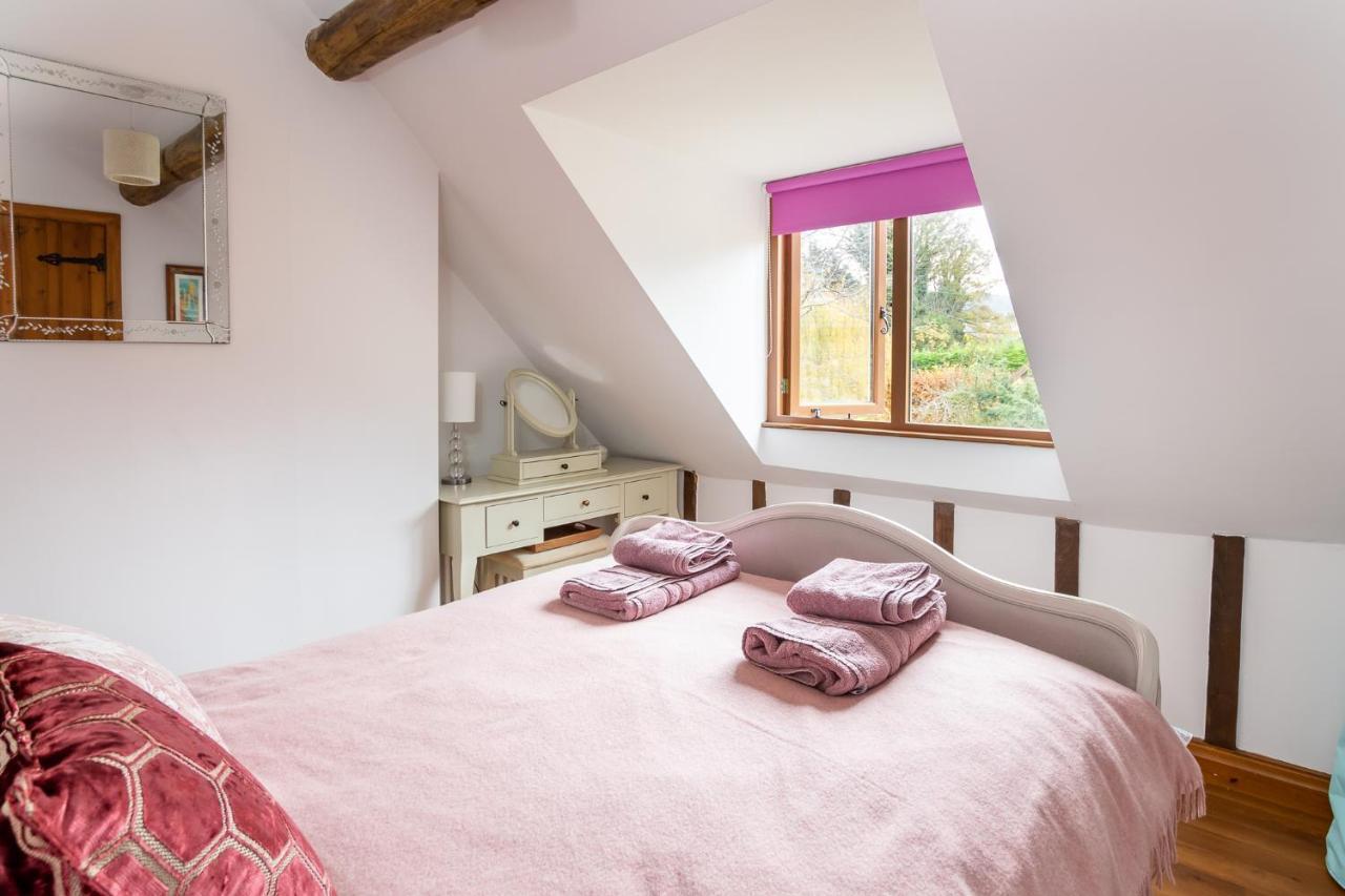 Granary Cottage - Luxury Barn Conversion Weston Subedge 외부 사진